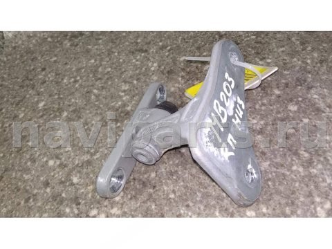 Петля двери передней правой Mercedes C W203, 2002 г., арт. 22326011004