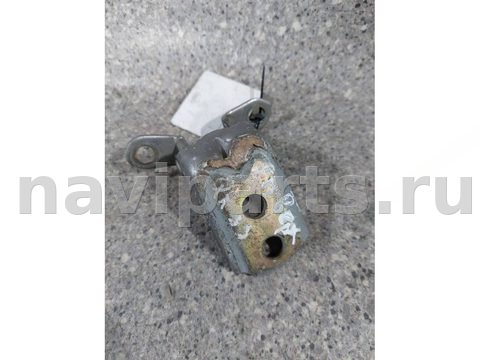 Петля двери передней правой Nissan Maxima, 2003 г., арт. 22329055003