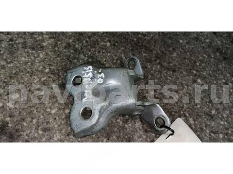Петля двери передней правой Toyota Avensis, 2006 г., арт. 22342001001