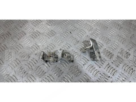 Петля двери передней правой Volkswagen Passat, 2000 г., арт. 25945902, фото 2