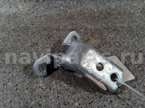 Петля двери передней правой Toyota Yaris, 2009 г., арт. 46023016664