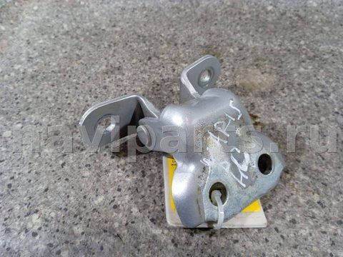 Петля двери передней правой Toyota Yaris, 2009 г., арт. 46023016665