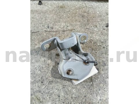 Петля двери передней правой Mazda Demio, 2002 г., арт. 46023017578