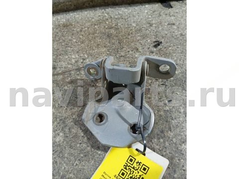Петля двери передней правой Mazda Demio, 2002 г., арт. 46023017579