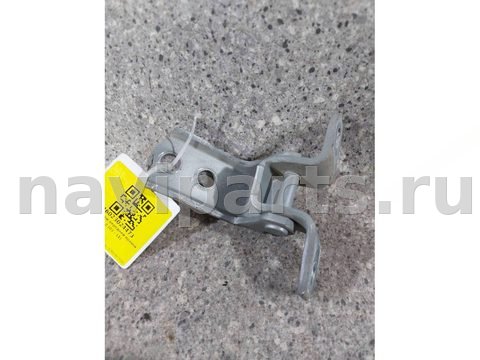 Петля двери передней правой Toyota Prius, 2004 г., арт. 46023024473