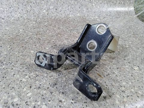 Петля двери передней правой Mazda 3, 2005 г., арт. 46023024584