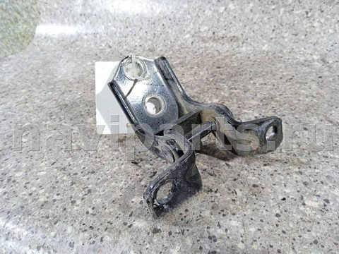 Петля двери передней правой Mazda 3, 2005 г., арт. 46023024585