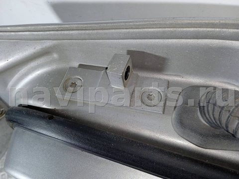 Петля двери передней правой BMW 5 E60/E61, 2005 г., арт. 46023030058