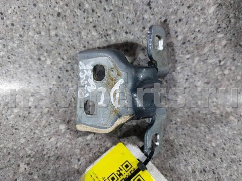 Петля двери передней правой Renault Sandero, 2020 г., арт. 46023030544_1