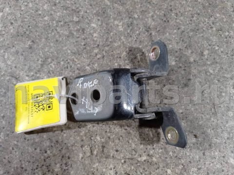 Петля двери передней правой Mazda 6, 2004 г., арт. 46023032637