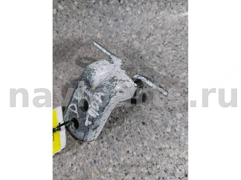 Петля двери передней правой Nissan Tiida, 2008 г., арт. 46023036922