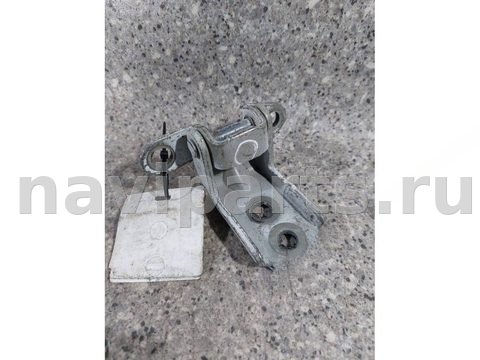 Петля двери передней правой Nissan Tiida, 2008 г., арт. 46023036923