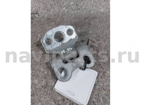 Петля двери передней правой Mercedes E W210, 2001 г., арт. 46023042250