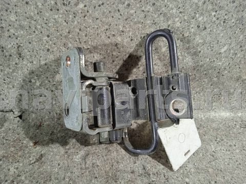 Петля двери передней правой Audi A6, 2006 г., арт. 46023046349