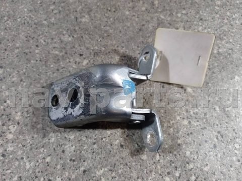 Петля двери передней правой Nissan Tiida, 2008 г., арт. 46023062814