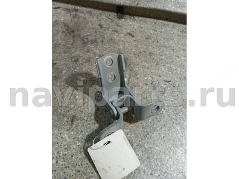 Петля двери передней правой Toyota Yaris, 2011 г., арт. 46023066037_1