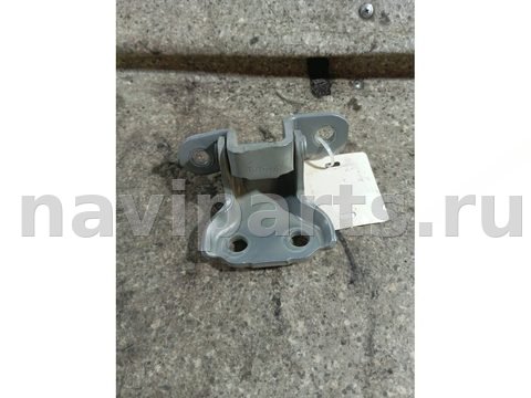 Петля двери передней правой Toyota Yaris, 2007 г., арт. 46023066038