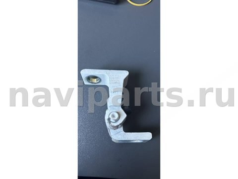 Петля двери передней правой Volkswagen Taos, 2023 г., OEM 8X0831404E, арт. 63748488