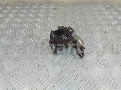 Петля двери передней правой Audi A6, 1998 г., OEM 4B0831412B, арт. 88200867