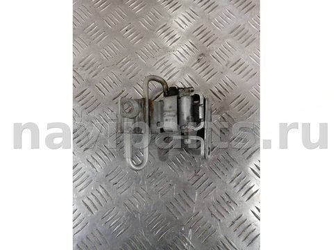 Петля двери передней правой Volkswagen Passat, 1999 г., OEM 4B0831412B, арт. 88200981