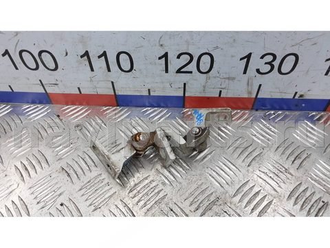 Петля двери передней правой Volkswagen Tiguan, 2008 г., арт. 8AD18FB01