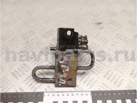 Петля двери передней правой Skoda Octavia, 1998 г., OEM 4B0831412B, арт. A26740_13