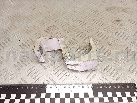 Петля двери передней правой Volkswagen Transporter, 2008 г., OEM 7H0831402B, арт. A27324