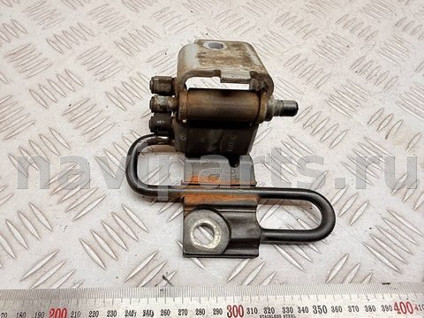 Петля двери передней правой Audi A6, 2003 г., OEM 4B0831412B, арт. A51676_1