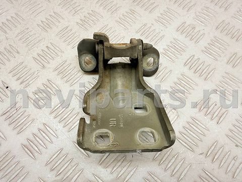Петля двери передней правой Chrysler Voyager, 2006 г., OEM 4717208AC, арт. A51688