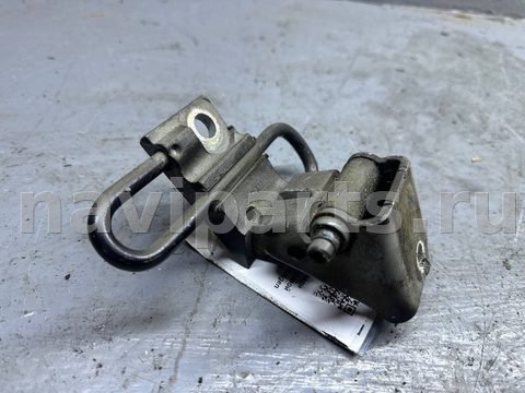 Петля двери передней правой Volkswagen Touran, 2004 г., OEM 1T0831412A, арт. B112243364