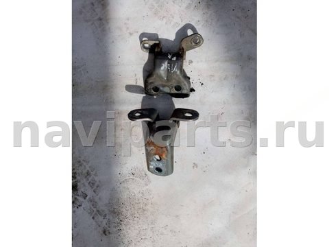 Петля двери передней правой Pontiac Vibe, 2004 г., арт. B57870621