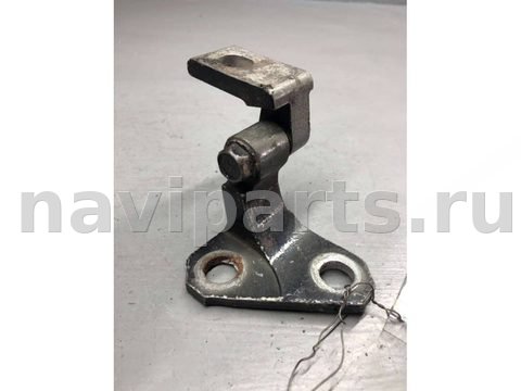 Петля двери передней правой Volkswagen Passat B6, 2005 г., OEM 3C0831402, арт. B60516955