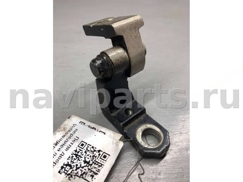 Петля двери передней правой Volkswagen Touran, 2003 г., арт. B60543948