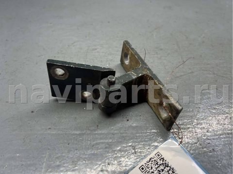Петля двери передней правой Audi A6 C4, 1996 г., OEM 4A0831401A, арт. B85570518