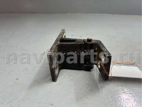 Петля двери передней правой Audi A8 D2, 1999 г., OEM 4D0831402, арт. B85583673