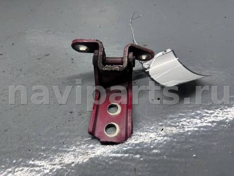 Петля двери передней правой Peugeot 107, 2006 г., OEM 9035S2, арт. B91070138