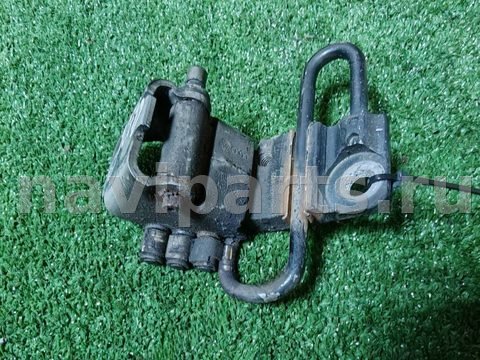 Петля двери передней правой Audi Q7, 2007 г., OEM 8E0831412E, арт. D10740