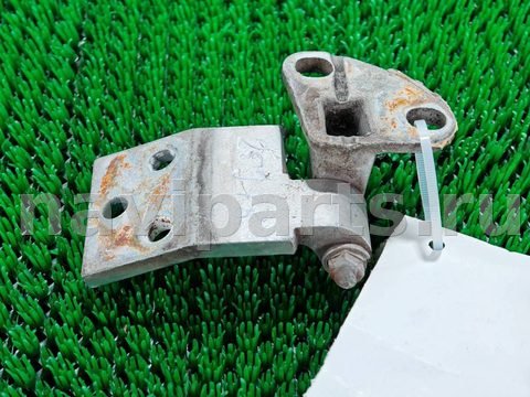 Петля двери передней правой Mercedes Vito W638, 2002 г., арт. D20976, фото 2