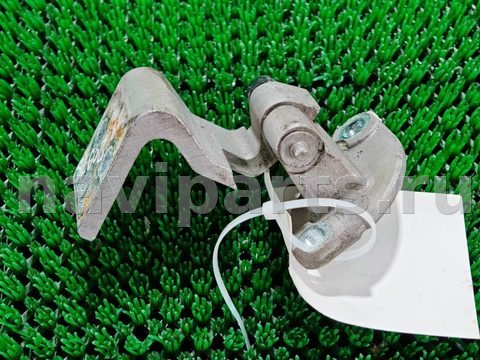 Петля двери передней правой Mercedes Vito W638, 2002 г., арт. D20978, фото 2