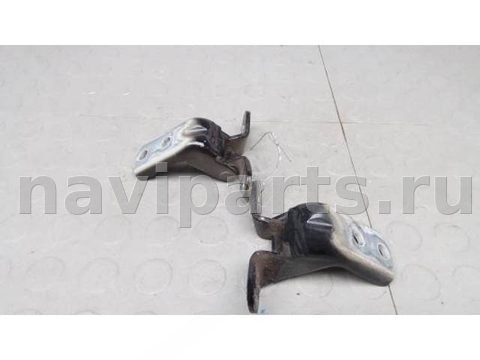 Петля двери передней правой Kia Sorento, 2013 г., арт. FA106FB01