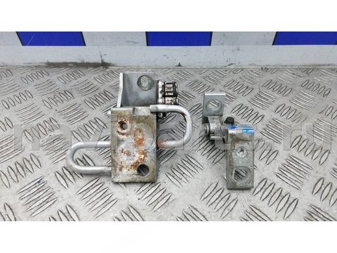 Петля двери передней правой Audi A6 Allroad C5, 2004 г., арт. HBG26FB01