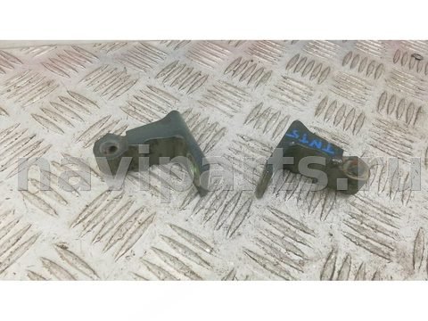 Петля двери передней правой Skoda Octavia A7, 2015 г., OEM 5E0823302, арт. TNT05FB01