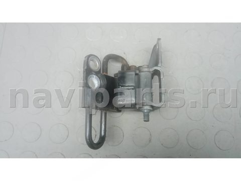 Петля двери передней правой Volkswagen Phaeton, 2005 г., OEM 3D4831412C, арт. UEA02FB01