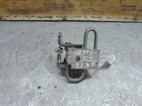 Петля двери задней левой Volkswagen Jetta, 2005 г., OEM 1K4833411q, арт. 170721