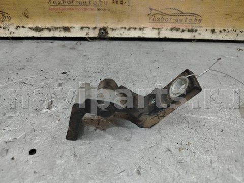Петля двери задней левой Volkswagen Golf, 1997 г., арт. 182794