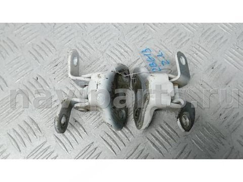 Петля двери задней левой Toyota RAV4 CA40, 2014 г., OEM 6876020122, арт. 2BG13FP01