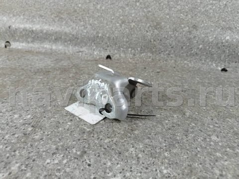 Петля двери задней левой Toyota Yaris, 2009 г., арт. 46023016825