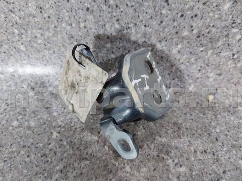 Петля двери задней левой Dacia Sandero, 2018 г., арт. 46023030560