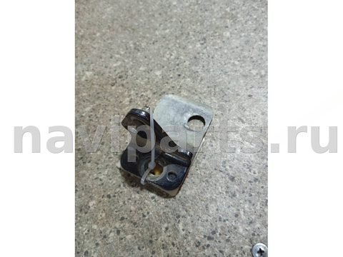 Петля двери задней левой Volkswagen Touareg, 2005 г., арт. 46023032208