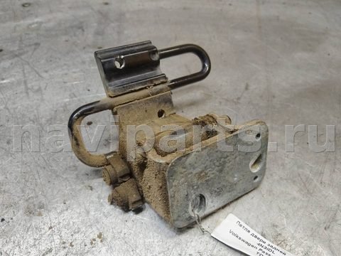 Петля двери задней левой Volkswagen Passat B5, 1996 г., арт. 95762
